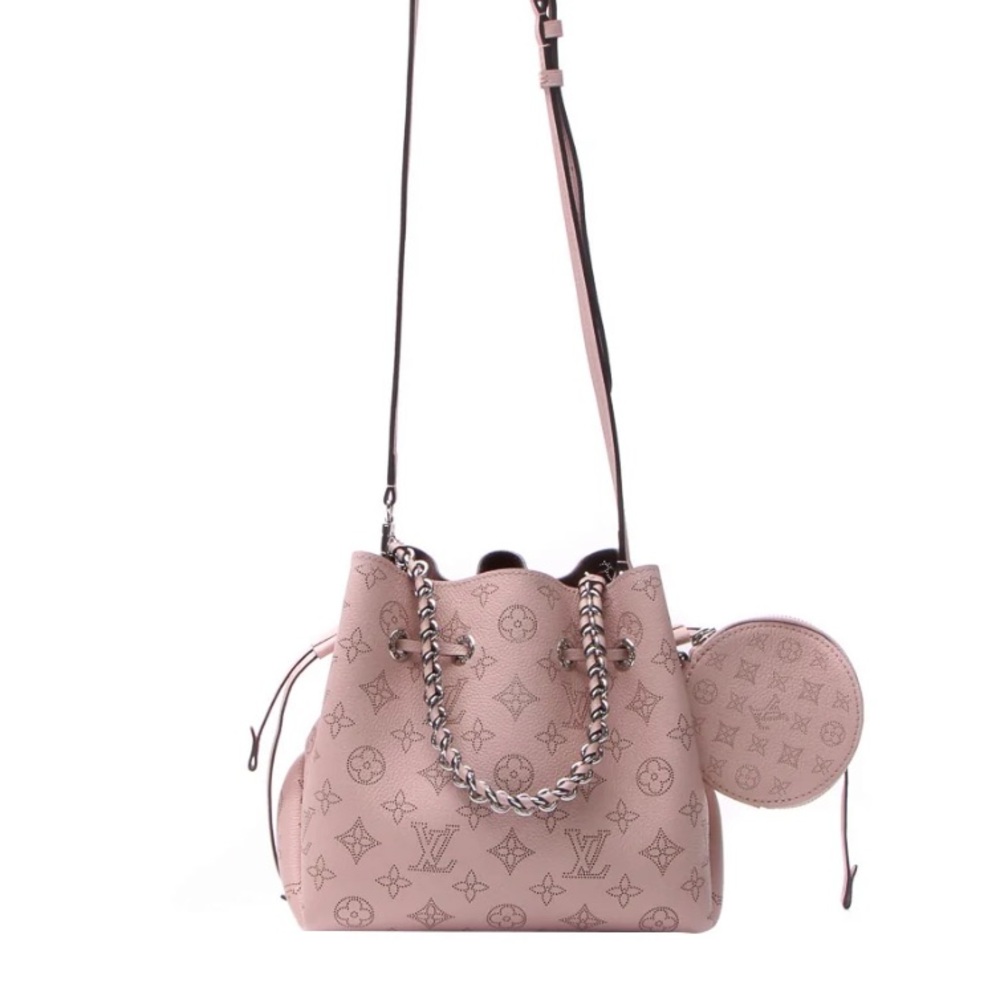 Rose Louis Vuitton Flight Mode Bella purse. Full inclusion !!